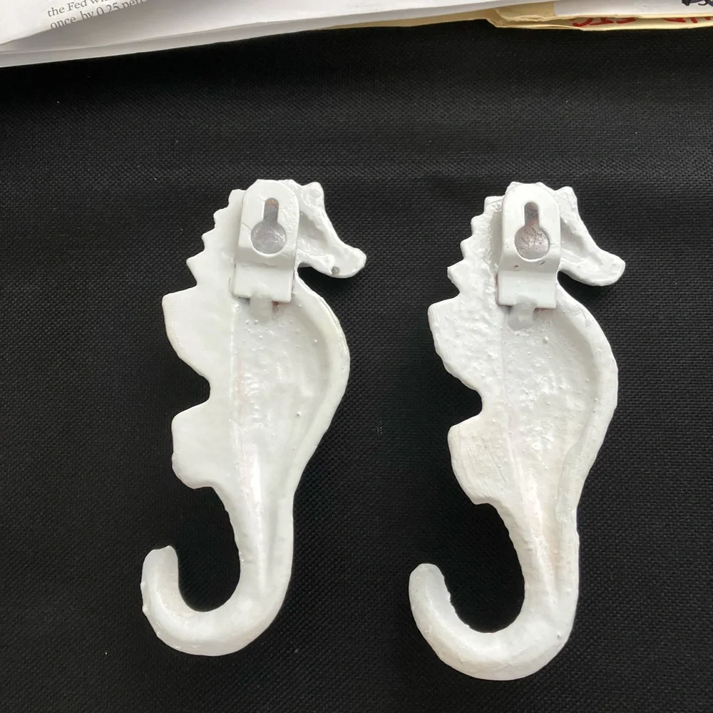 Vintage Set of 2 Cat Iron Seahorses Hooks, Wall Decor, Paperweights 5.5” Tall